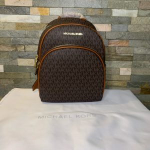 MK Abbey Mediana Café